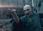 El actor de Voldemort sale en defensa de J.K. Rowling tras los insultos y amenazas
